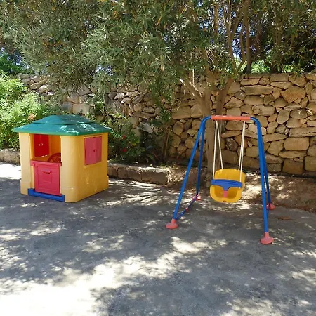Tatil Evi La Pinetina Di *